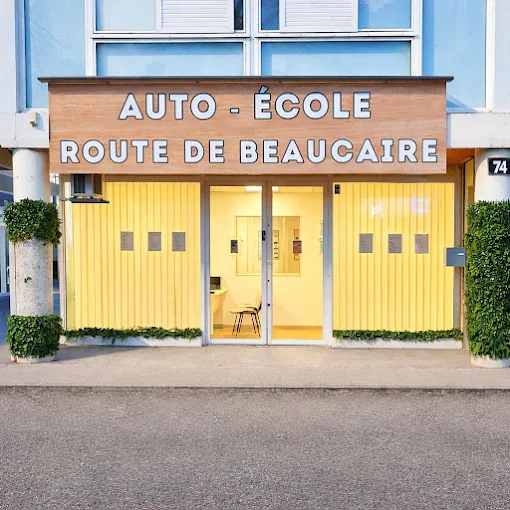 Devant auto-école Nîmes